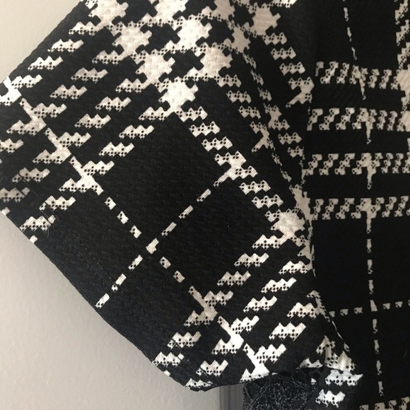 Short Sleeve Top - Picture 4 of 5